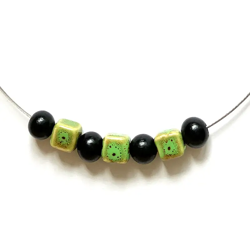 Collier Svove Details